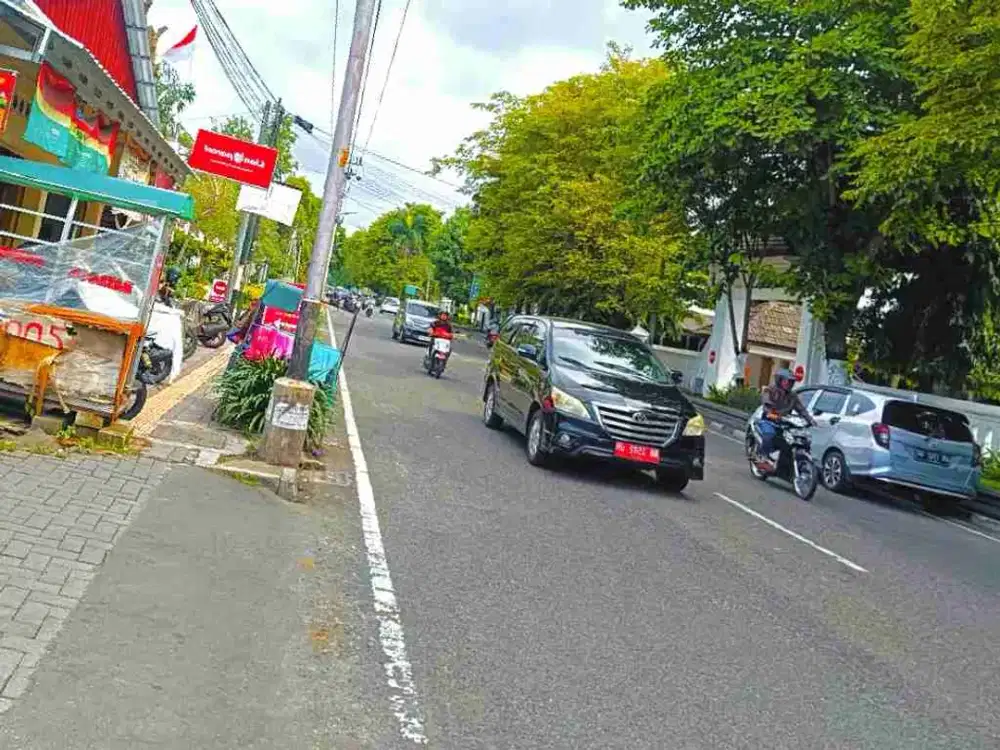 Dekat Baciro, Cocok Utk Kantor / Hotel, Tanah Dijual Tepi Aspal Lebar 10-15 meteran