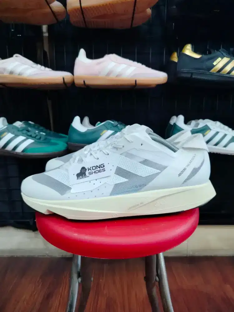 SEPATU ADIZERO TAKUMI SEN 9 TRIPLE CLOUD