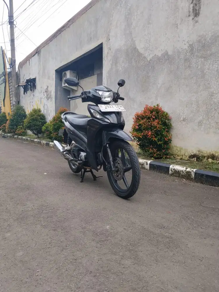 DIJUAL HONDA REVO FI 2014