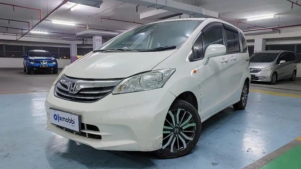 TERMURAH Honda Freed 1.5 S Bensin-AT Putih 2013