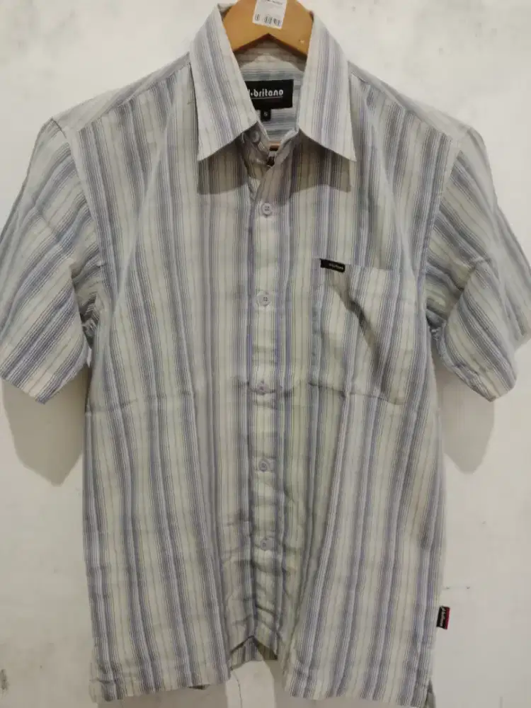 Kemeja lengan pendek size L