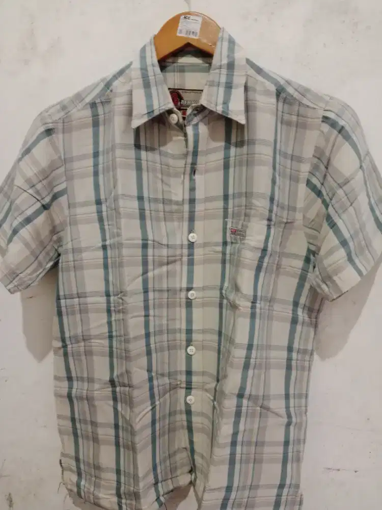 Kemeja lengan pendek size L