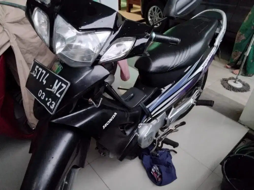 Dijual cepat Honda kharisma