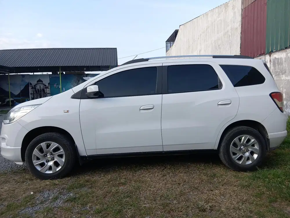 Chevrolet Spin 2013 Bensin