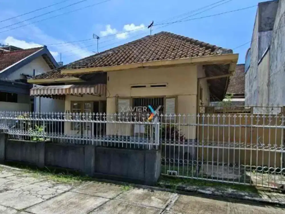 Rumah Vintage Tengah Kota di Klojen Harga Masuk Akal
