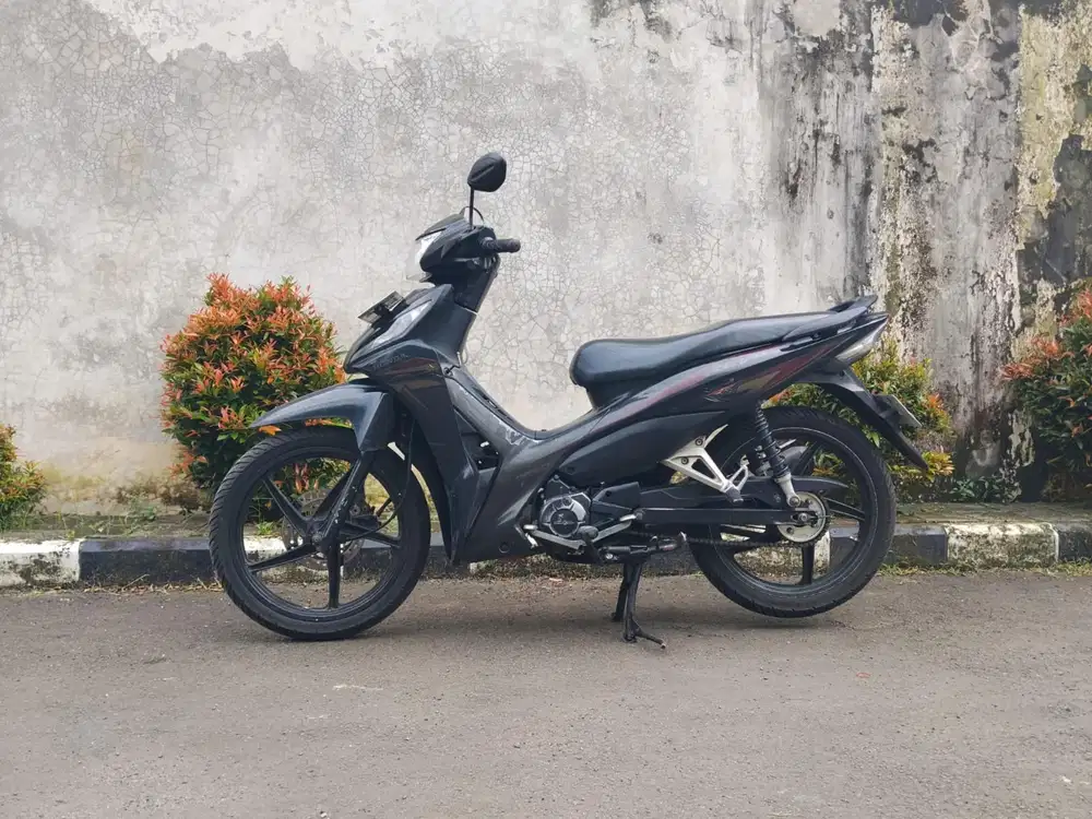 DIJUAL CEPAT HONDA REVO FI 2014 SURAT LENGKAP