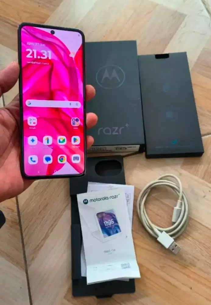 Motorola RAZR+2024 Flip 12/256 inter beacukai fullset bisa tt hp