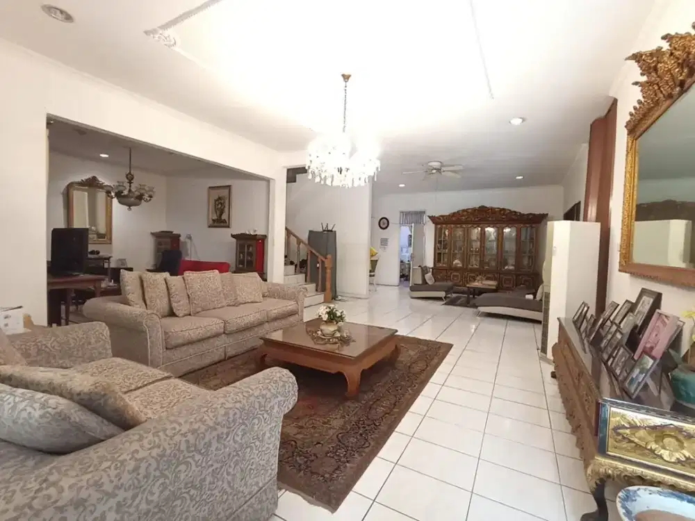 RUMAH BESAR HALAMAN LUAS, LT 604 M2, BUKIT CINERE INDAH, DEPOK
