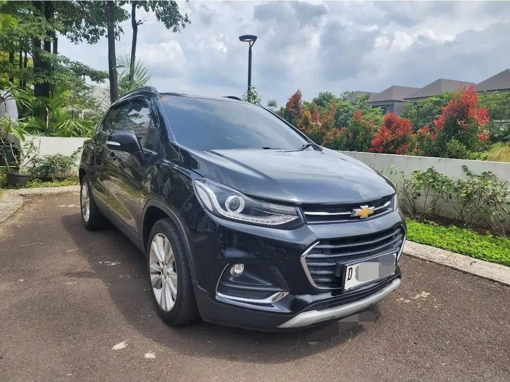 Trax Premier AT 2019 km 43rb Hitam !!