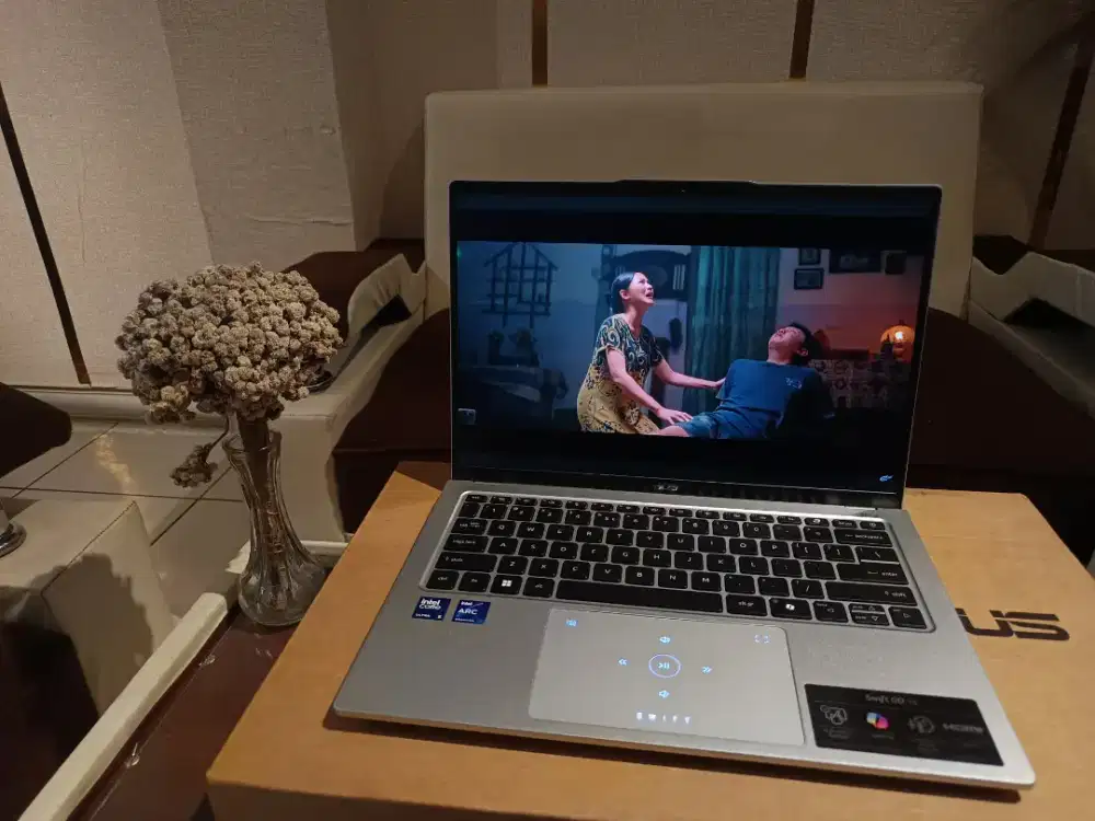 Laptop merk ACER like new lengkap dengan box dan tas