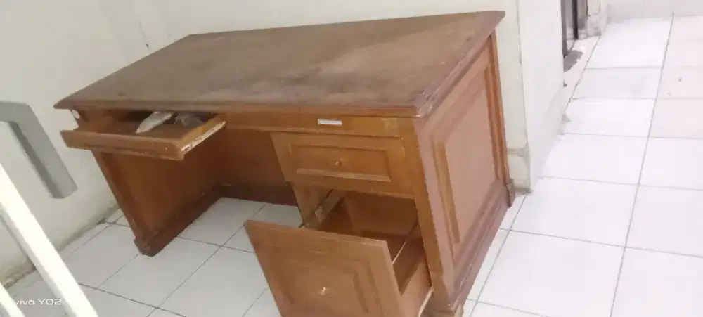 Dijual meja kayu