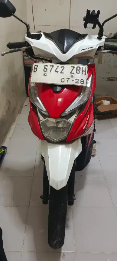 Motor honda beat 2018... Mesin Sehat aman... minusnya : pajak OFF 1