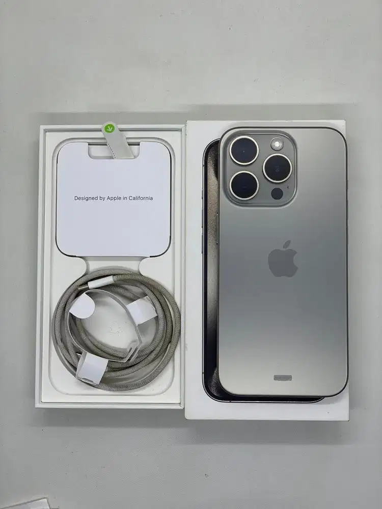 iPhone 15 Pro 256GB Resmi ex Digimap Natural Titanium