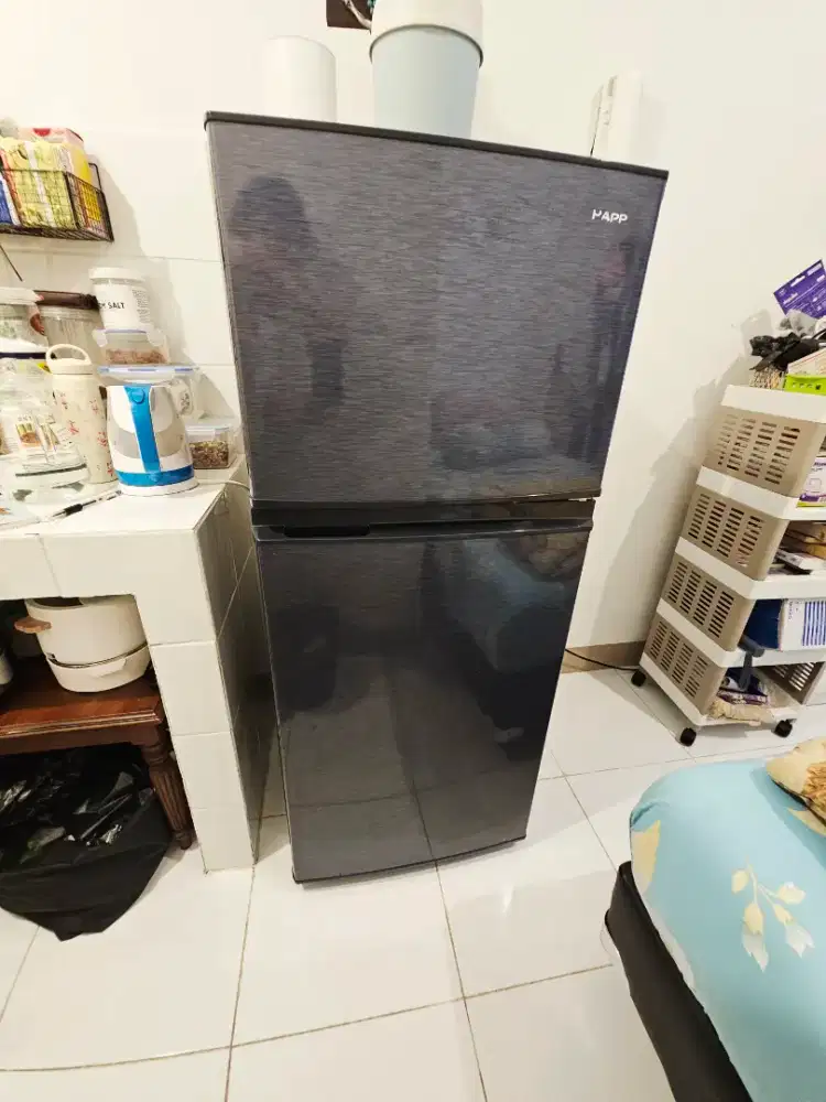 Kulkas 2 pintu merek SHARP
