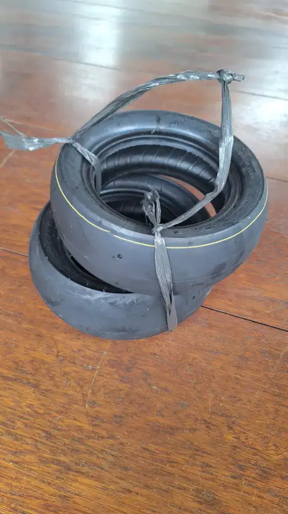 Sepasang Ban Unilli Baru