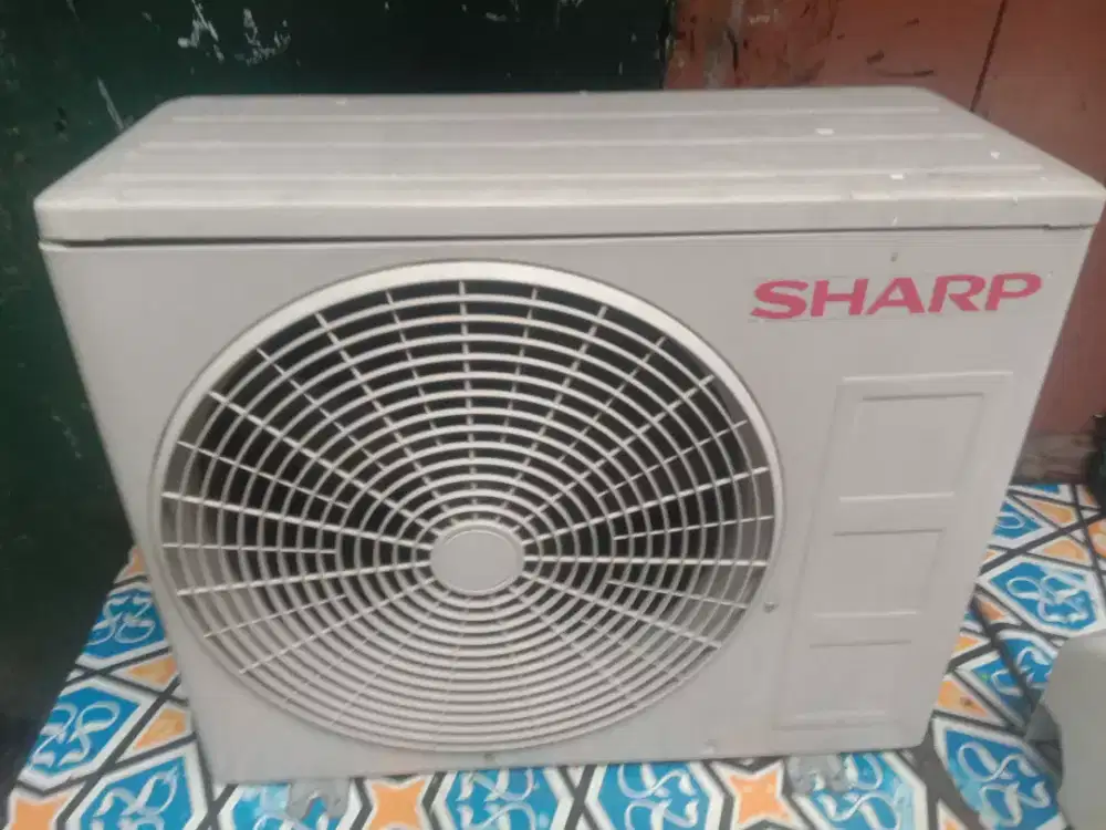 Di jual outdor Sharp 1pk R32 orsinil