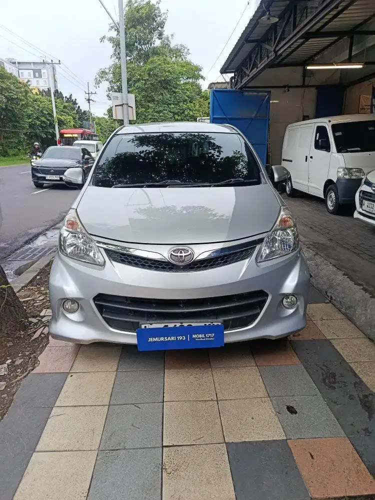 TOYOTA AVANZA VELLOZ 1.5 AT 2013
JL.RAYA JEMURSARI MOBIL 1717