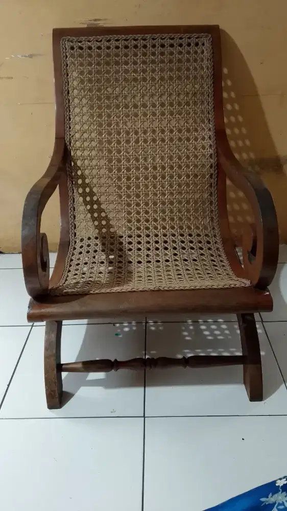 Kursi santai kayu jati rotan