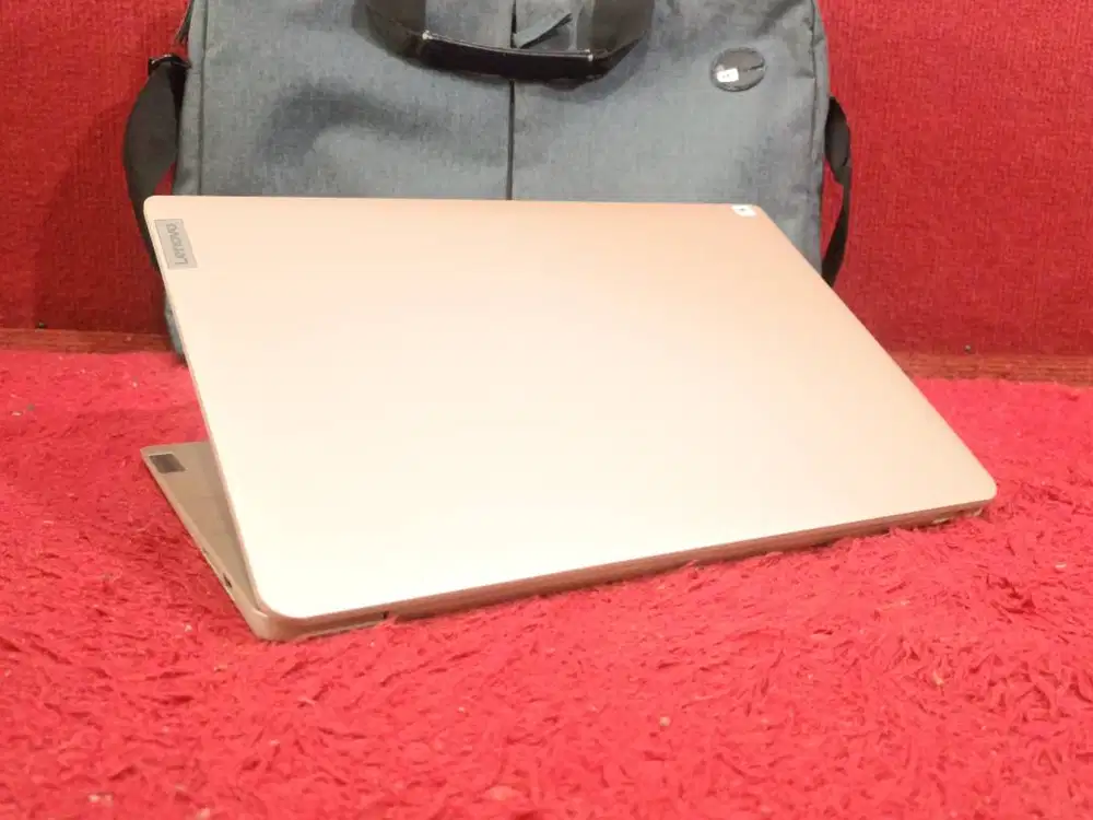 Laptop Gaming LENOVO IP1 14AMN7 Ryzen 3-7320U RAM 8GB VGA Radeon