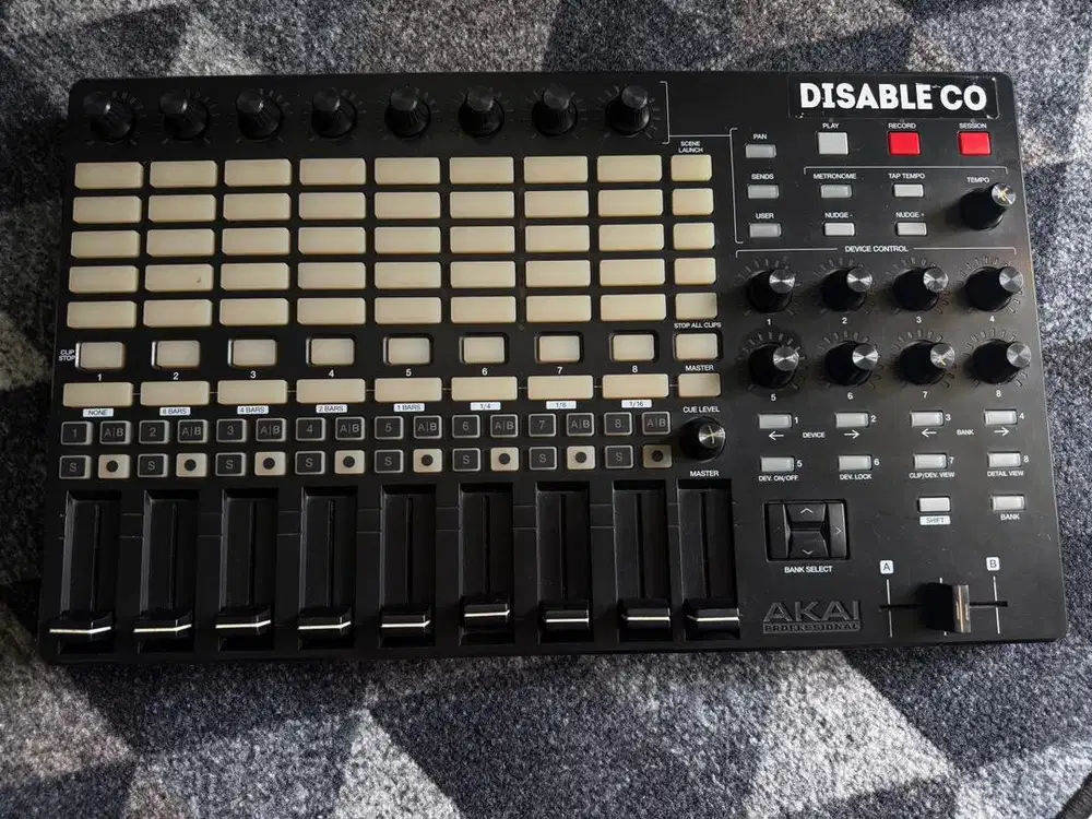AKAI APC40 Mk II (MIDI CONTROLLER)