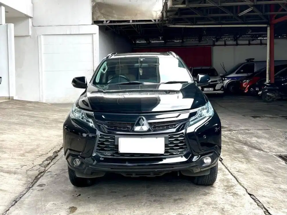 Mitsubishi Pajero Dakar Ultimate Matic / AT 2017 Hitam