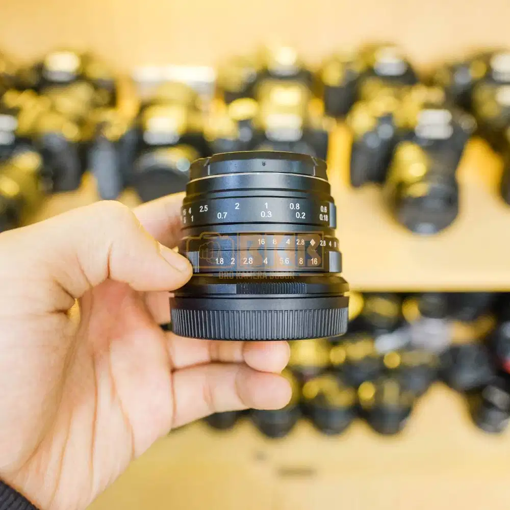 Lensa 7Artisans 25mm 1.8 for Sony Fullset Mulus