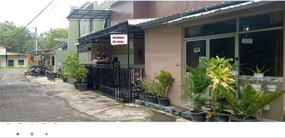 Dijual Rumah 2 Lantai Plus Toko Aksesoris Baju Wanita