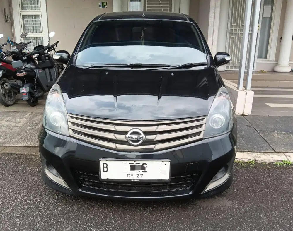 Nissan Grand livina 2012 Bensin