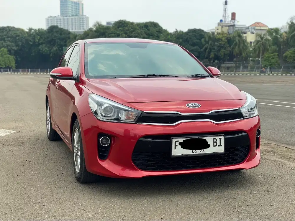 KIA RIO 1.4 MERAH 2017 ANTIK PALING MURAH !!
