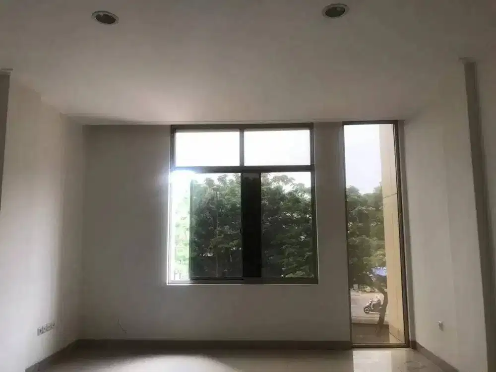 DISEWAKAN PER LANTAI RUKO GREEN VILLAGE LOKASI STRATEGIS SEBELAH BCA