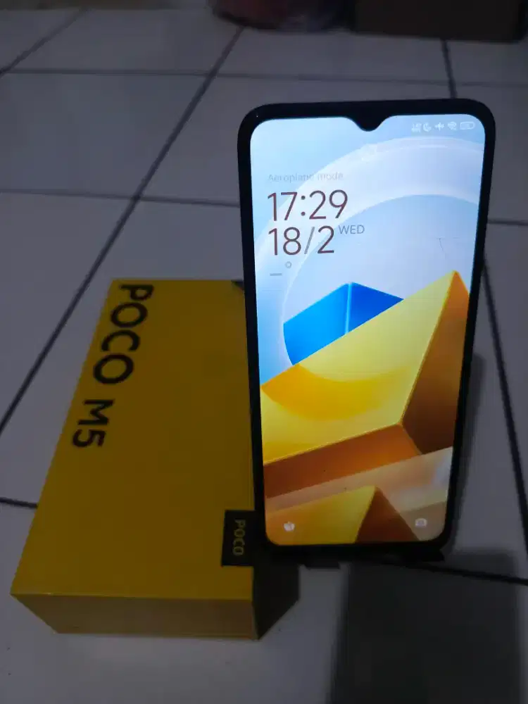 Poco m5 4/128 hitam