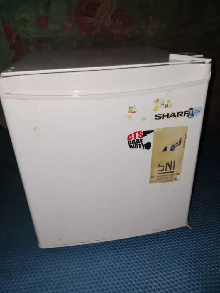 kulkas mini portable merk sharp