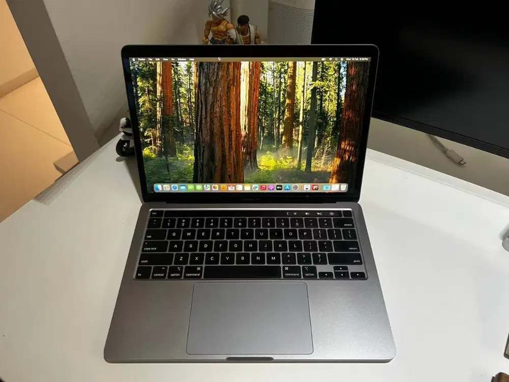 Macbook Pro 13 Inch 2020 (SEPERTI BELI BARU)