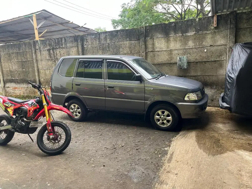 Toyota Kijang 2000 Bensin