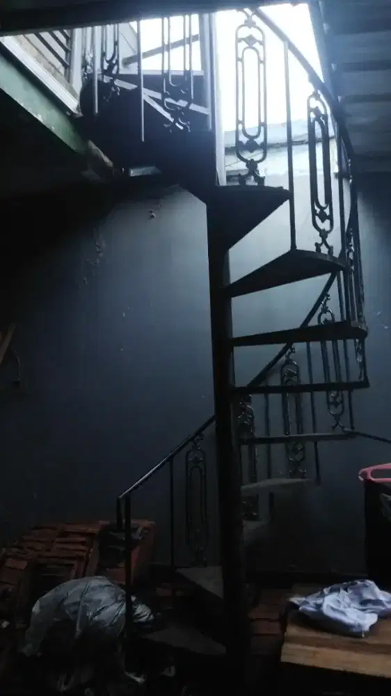 tangga outdoor buat kostan atau kontrakan siap pakai dijual cepatt