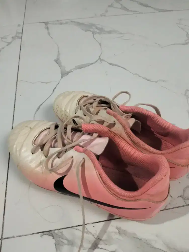 Sepatu bola Nike (asli) uk.35