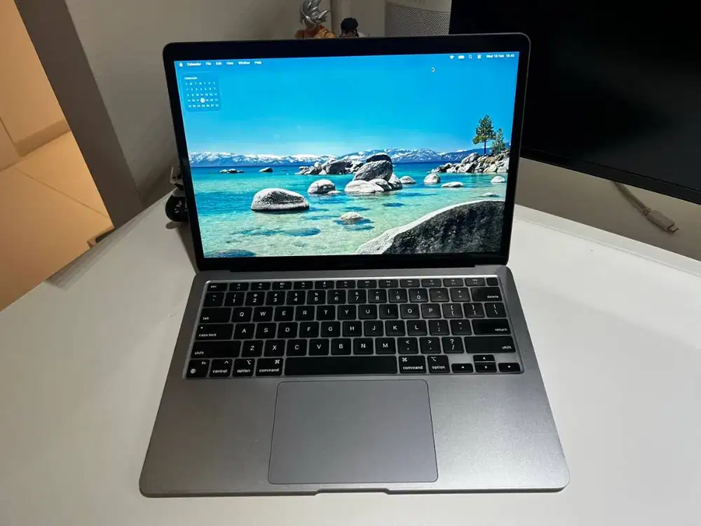 Macbook Air 13 Inch 2020 M1 (SEPERTI BARU)