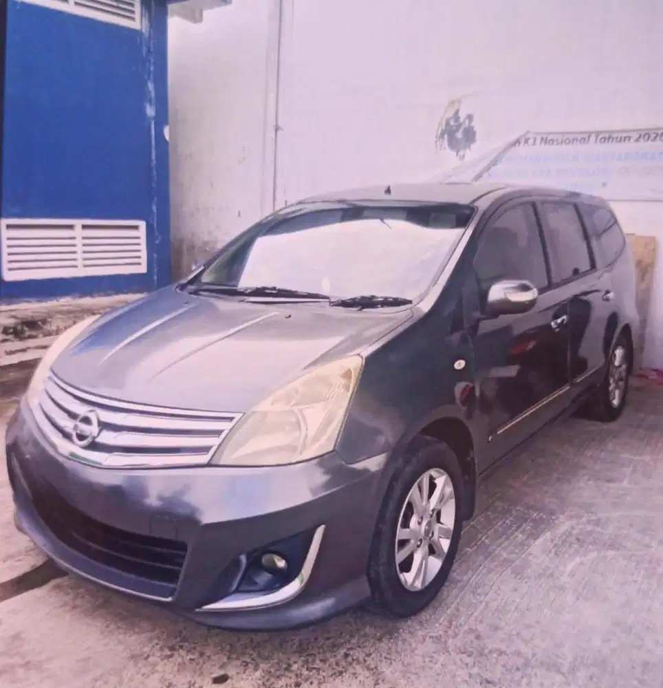 Nissan Grand livina 2013 Bensin