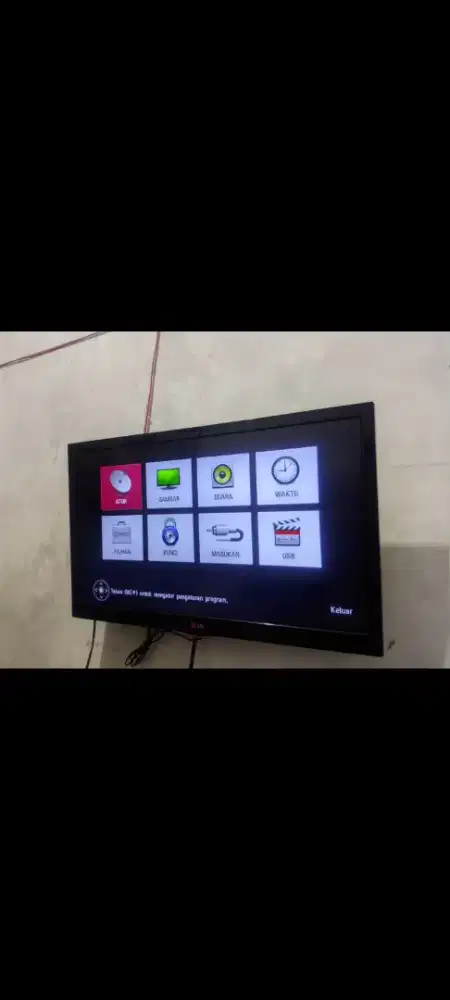 TV LG 26 INCHI ANALOG MULUS NO MINUS PEMAKAIAN PRIBADI DAN TERAWAT