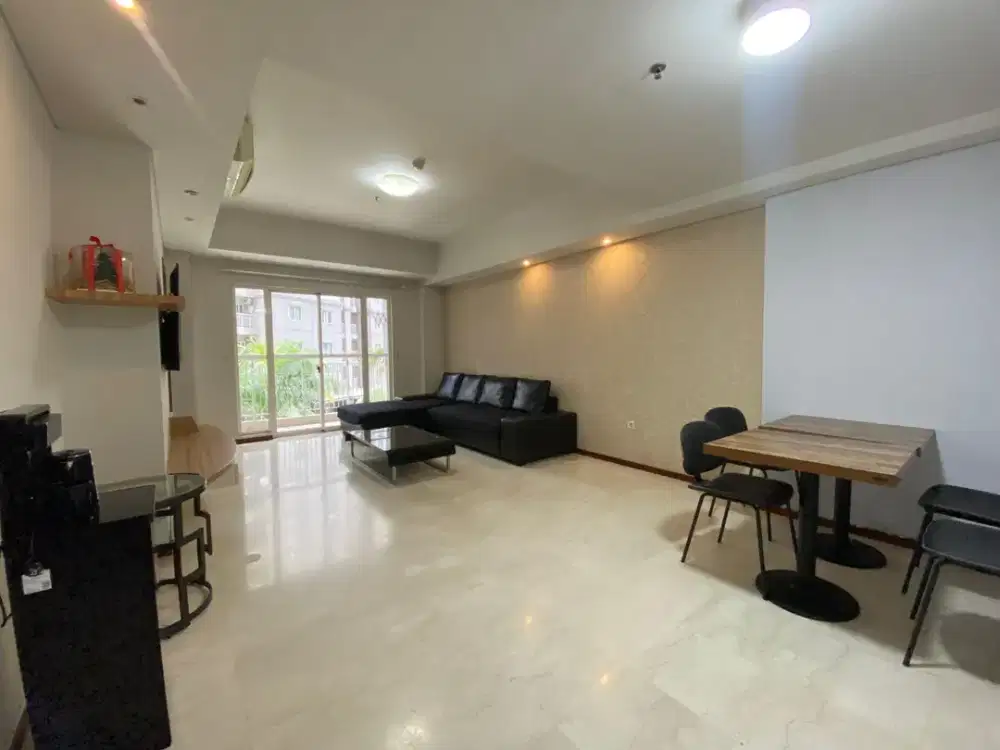 Disewakan Unit Apartemen Royal Mediterania Garden 3BR, View Kolam