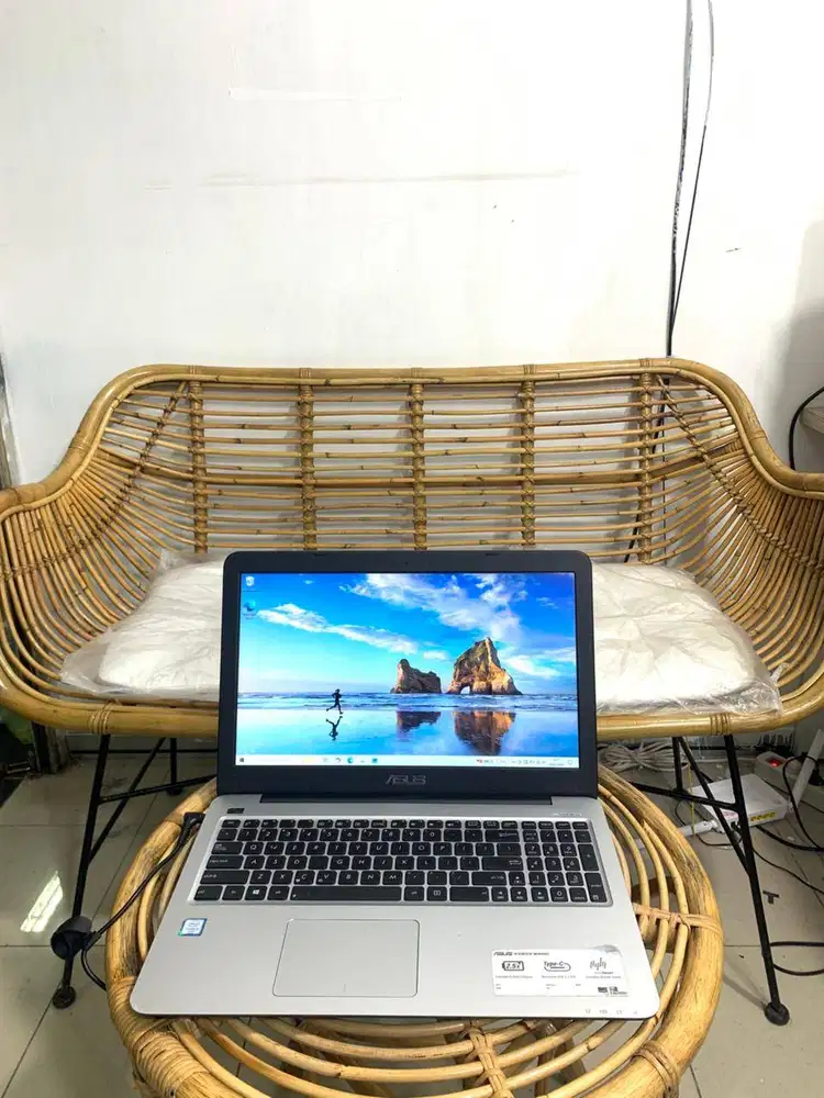 Laptop Asus X556UA Intel Core i5 Gen 6 Bergaransi DL-VN