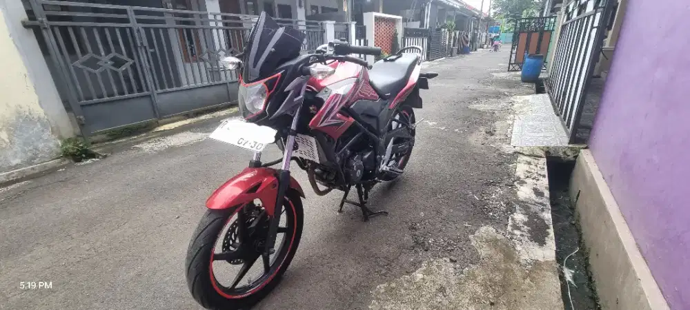 Di Jual Motor Honda CB 150R old tahun 2013
