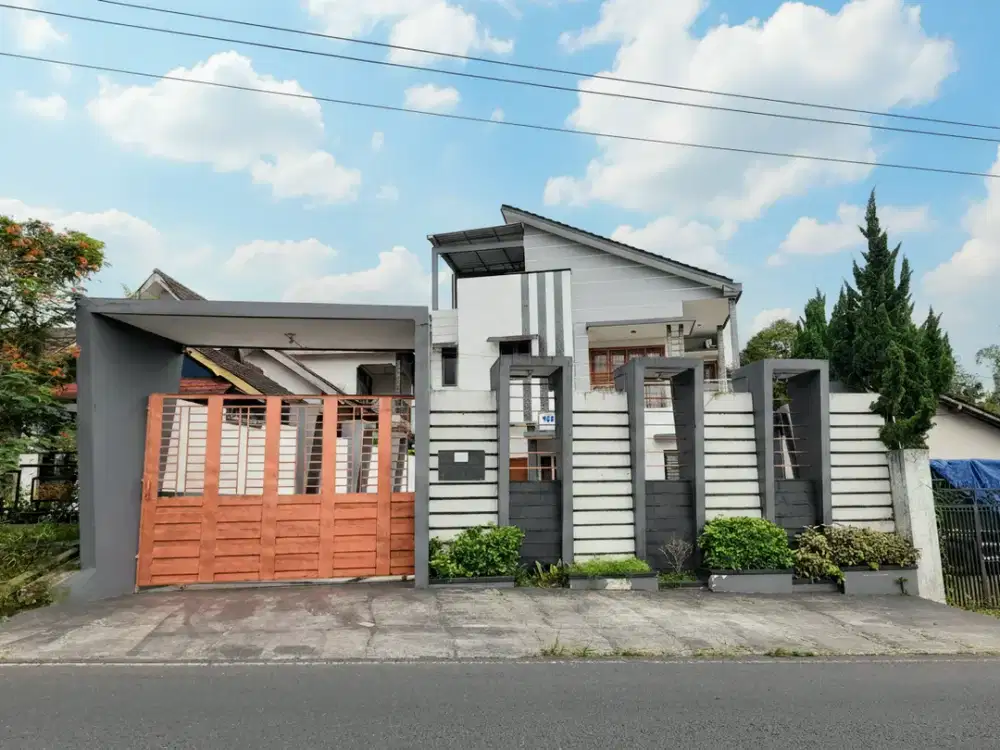 Rumah Mewah 2 Lantai Jalur Wisata Baturraden View Gunung