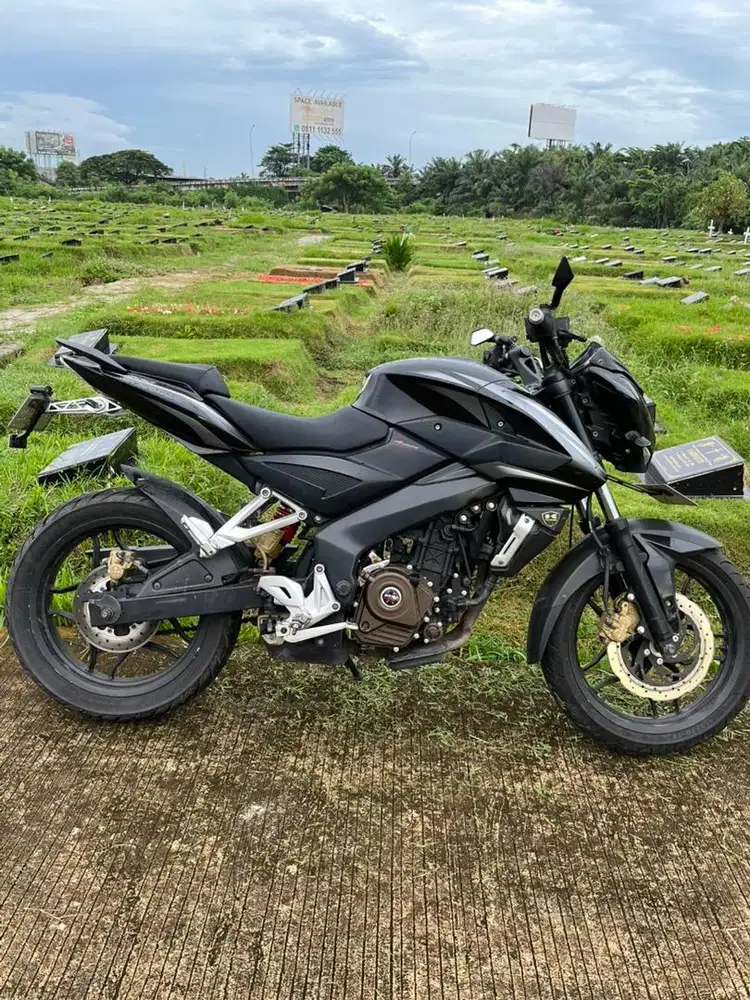 Kawasaki Pulsar 200NS - Kondisi istimewa Kilometer baru 10.000