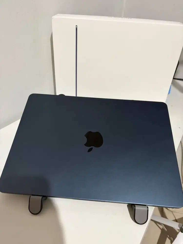 Macbook Air M2 Midnight Pemakaian Januari 2026