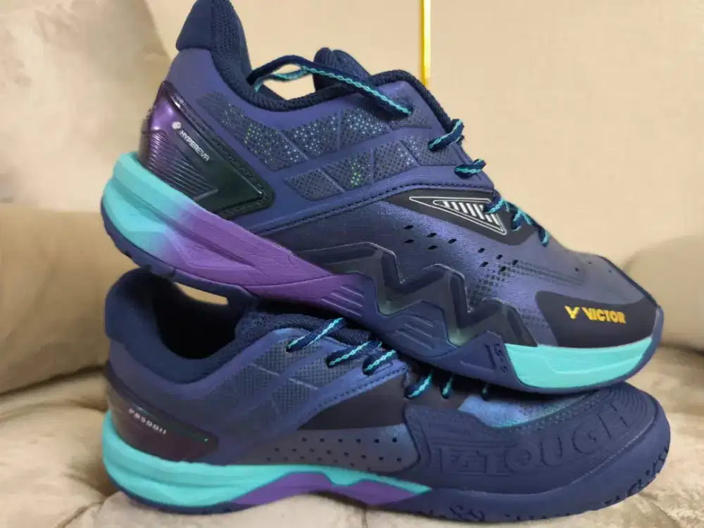 SEPATU BADMINTON VICTOR