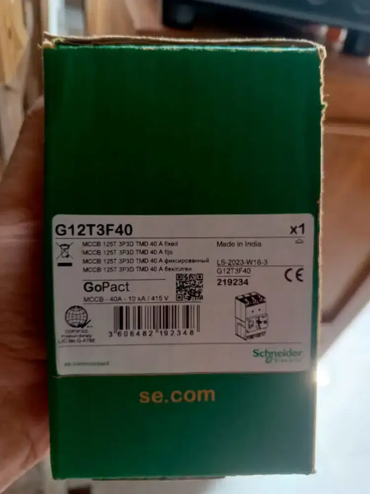 Jual 7 pcs  MCCB Schneider 40A