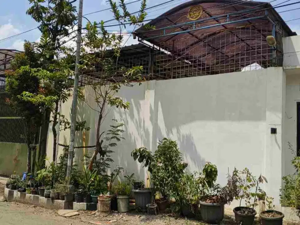 Jual Cepat Rumah Luas (X Workshop) Terawat Semi Furnish di Perumahan Banyu Biru Ciwastra Kota Bandung
