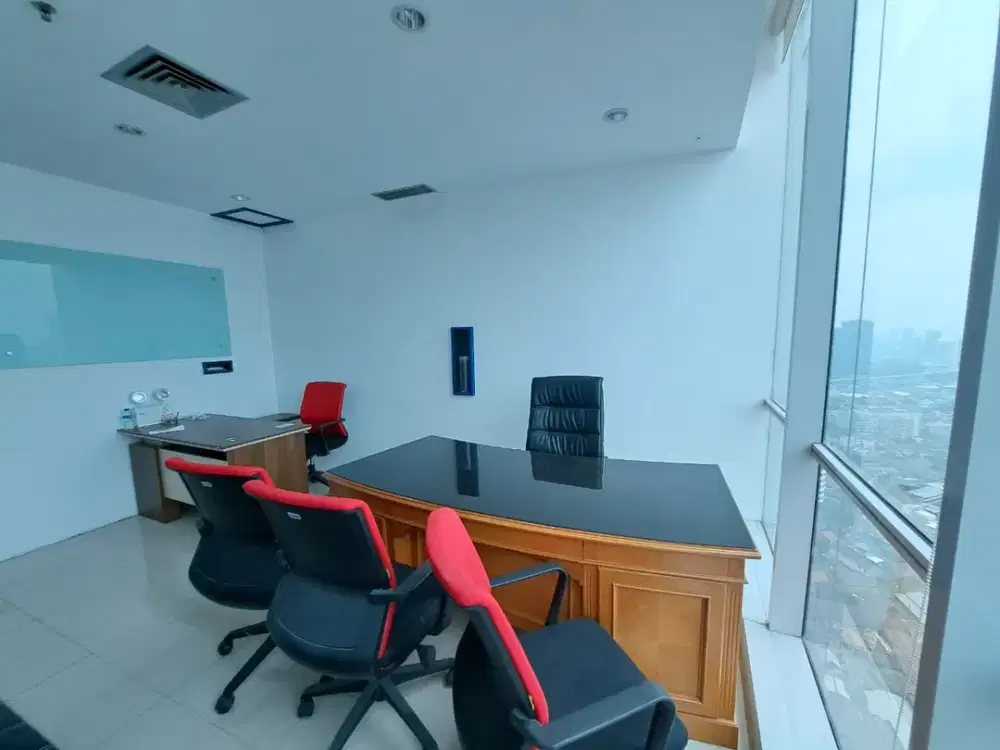 Sewa Kantor Siap Huni 143 m2 di AXA Tower Kuningan City