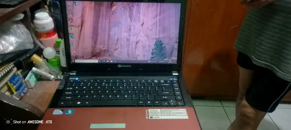 Laptop Gateway NV49C49n ( Butuh Uang)